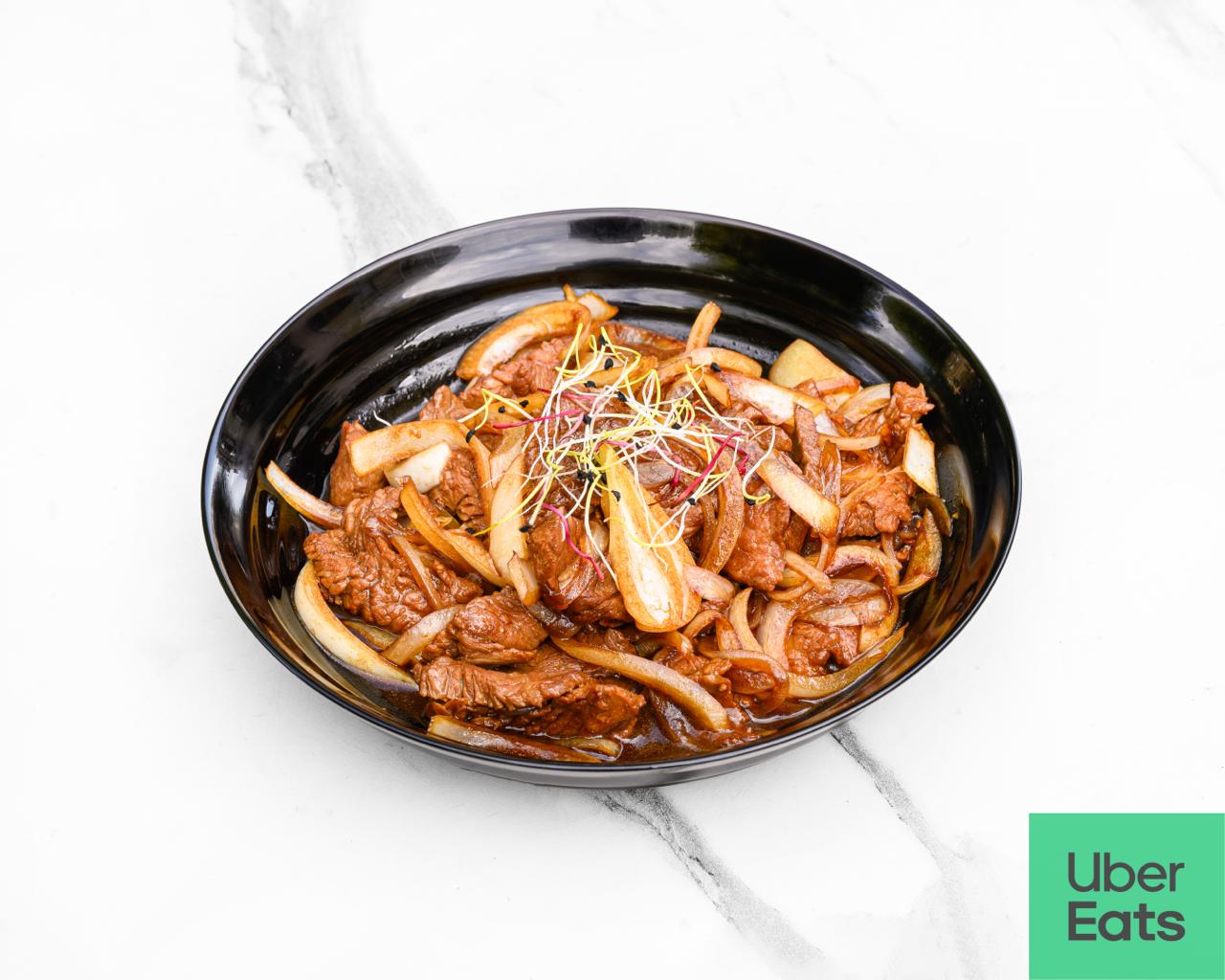 Bœuf sauté aux oignons